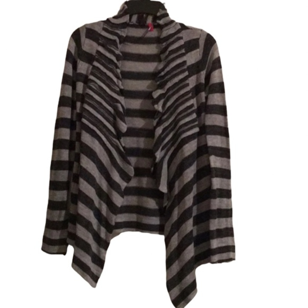 5/48, Women’s cardigan, size XS